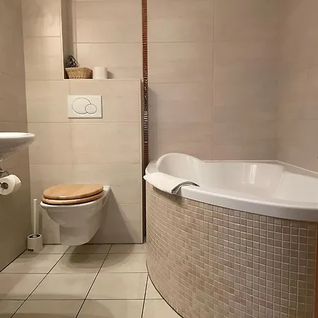 Oliwa Park 아파트호텔 3*